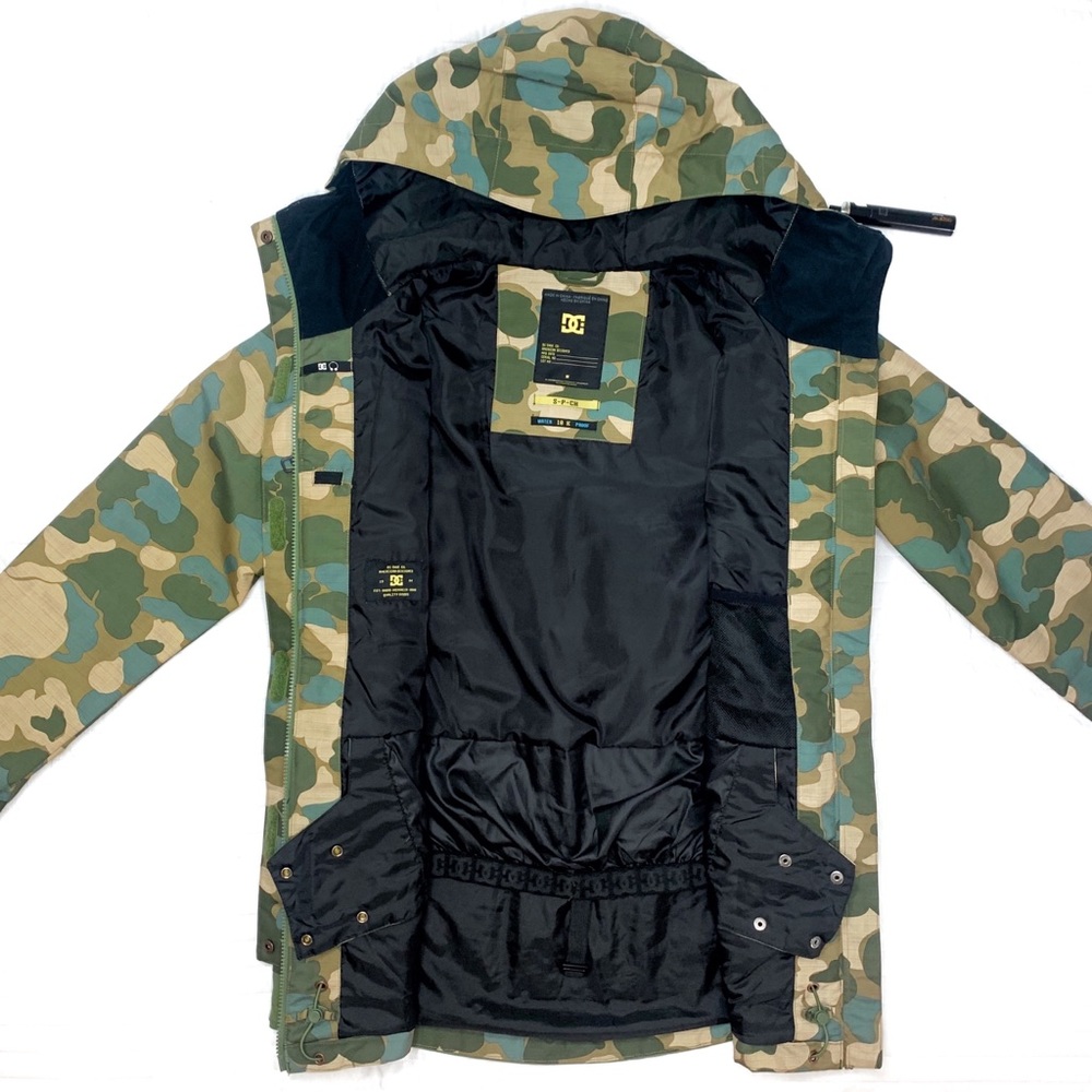 NEW DC SHOES CAMO SNOWBOARD SKI JACKET - Picture 4 of 9